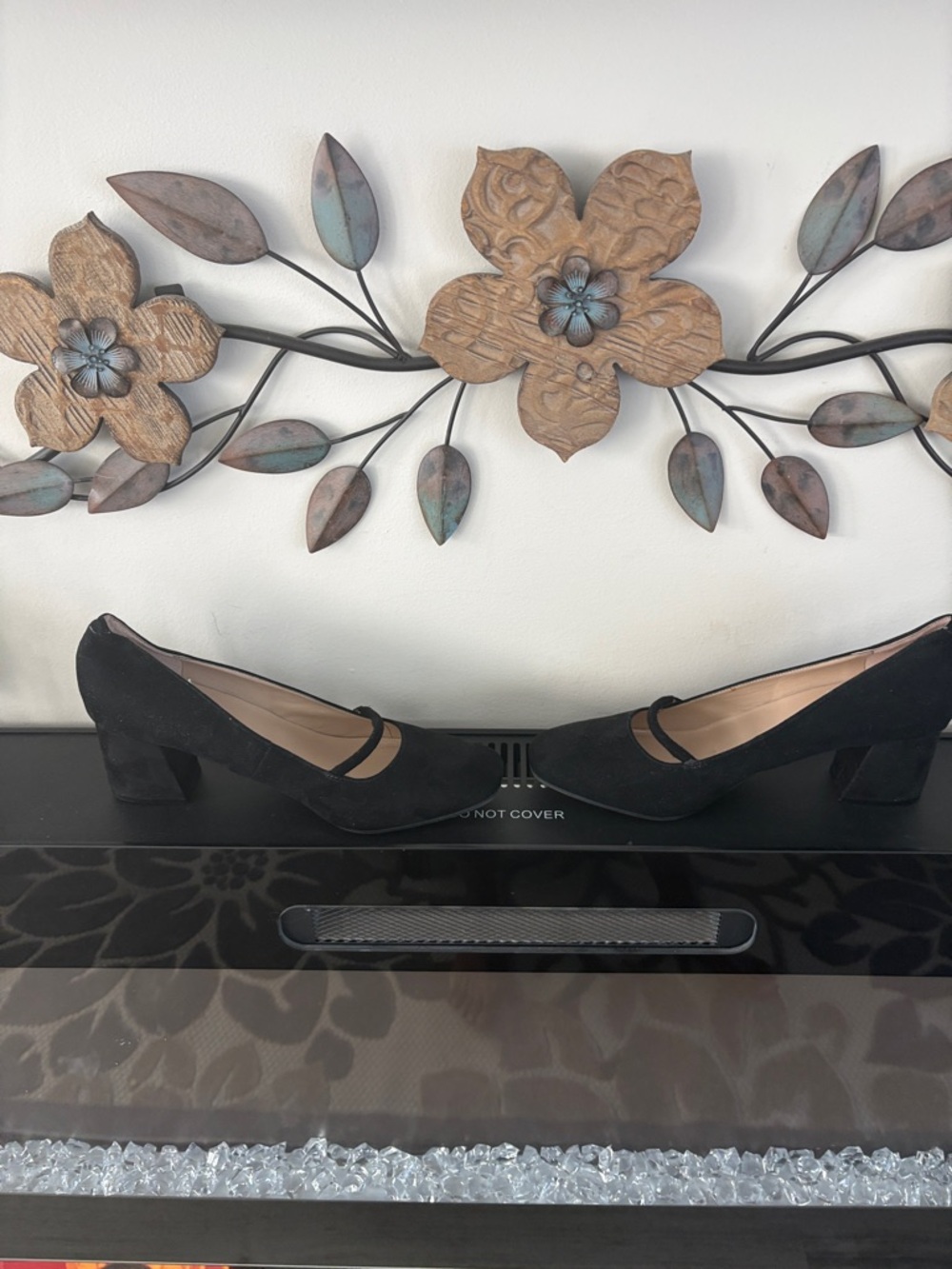 Unisa Black Suede heels